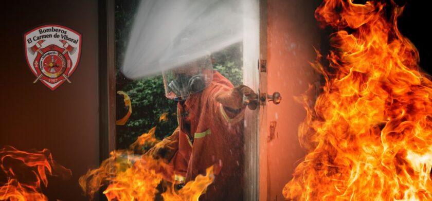 Bomberos-de-el-carmen-de-viboral-que-hacer-en-caso-de-incendio-en-el-hogar-3-preparados-para-la-seguridad