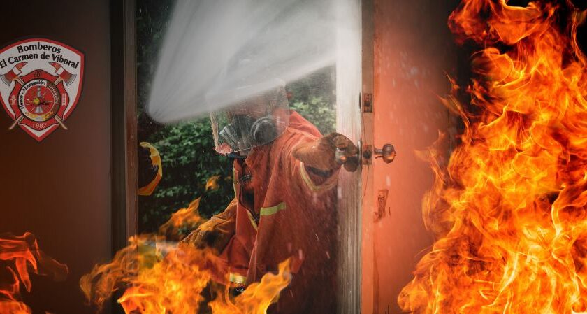 Bomberos-de-el-carmen-de-viboral-que-hacer-en-caso-de-incendio-en-el-hogar-3-preparados-para-la-seguridad