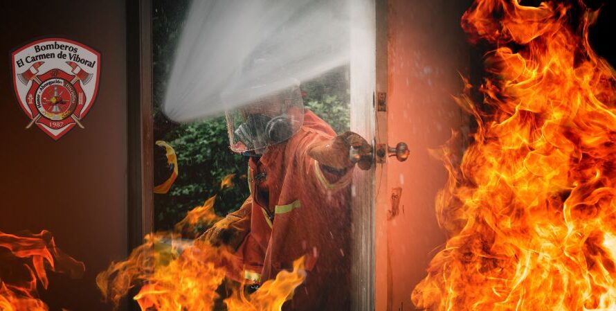 Bomberos-de-el-carmen-de-viboral-que-hacer-en-caso-de-incendio-en-el-hogar-3-preparados-para-la-seguridad