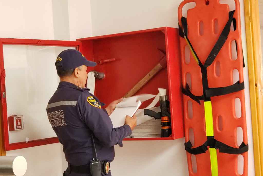 Bomberos-El-Carmen-de-Viboral-inspeccion-y-revision-de-redes-2