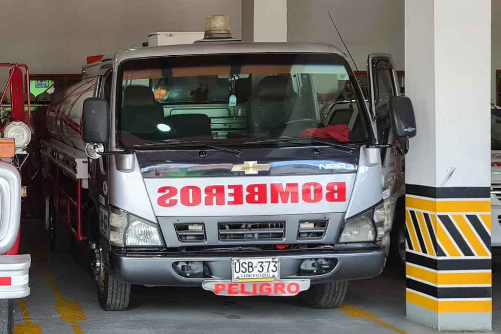 Bomberos-El-Carmen-de-Viboral-tRANSPORTE-DE-AGUA-2