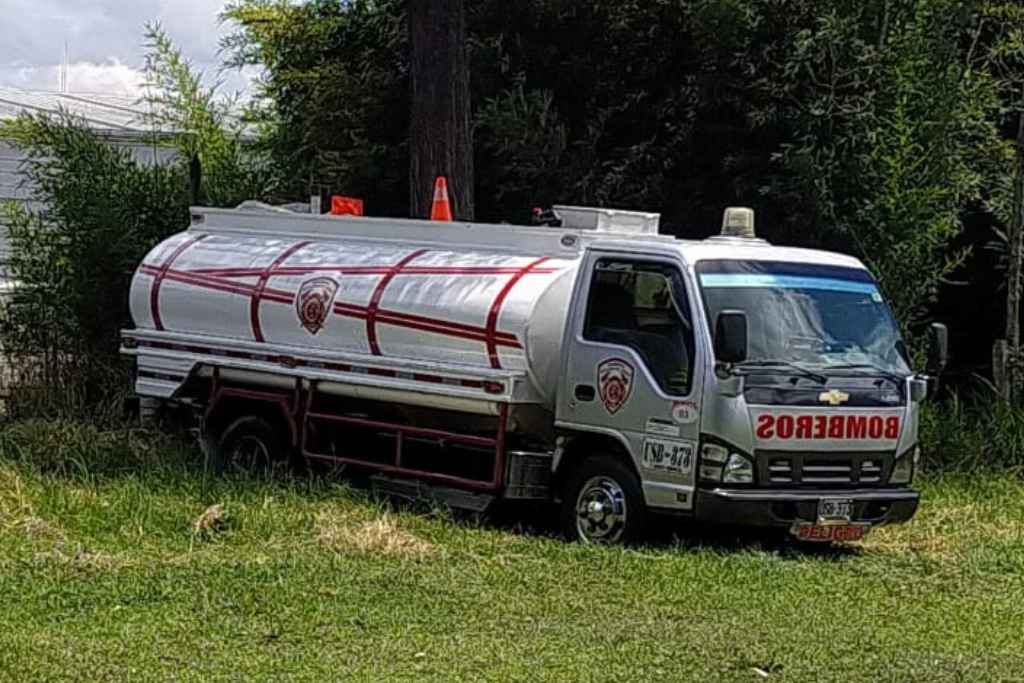 Bomberos-El-Carmen-de-Viboral-tRANSPORTE-DE-AGUA-3
